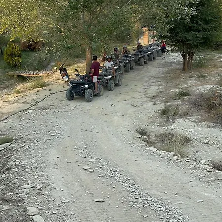 Silvano Campo de lujo Berat